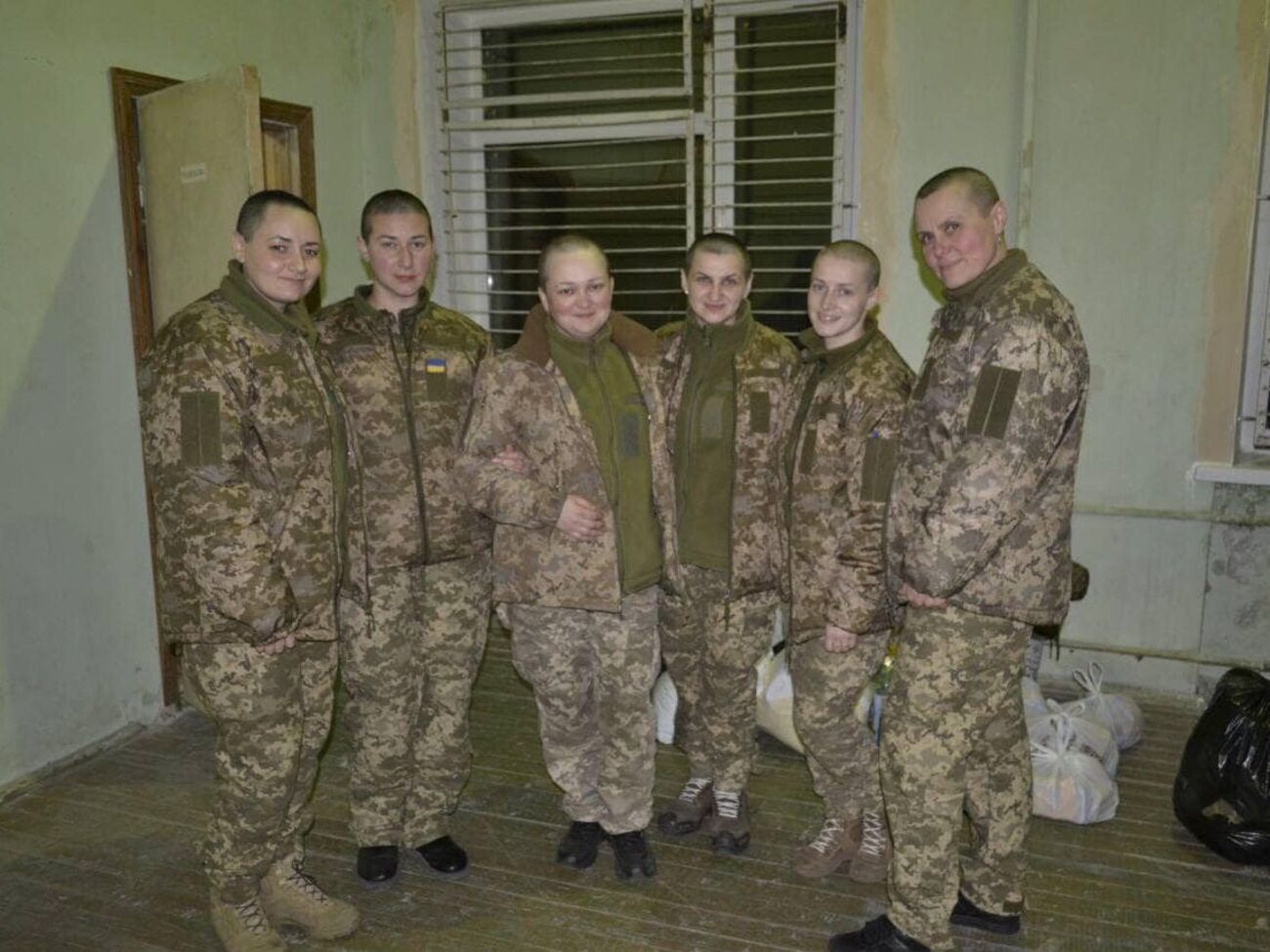 Женщин постригли наголо и постоянно допрашивали