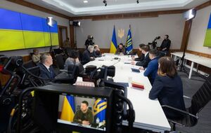 Зеленський про повернення окупованого Донбасу у воєнний спосіб: Це може коштувати нам сотні тисяч людей. Ми будемо втрачати та забирати життя