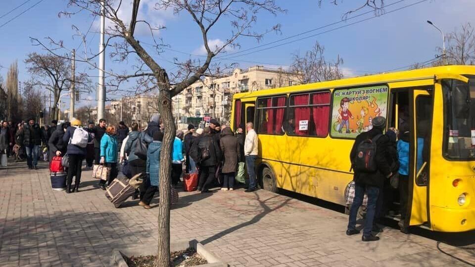 Сегодня из Луганской области эвакуировали более тысячи человек