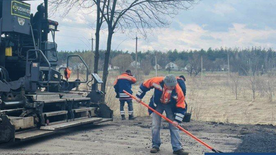 Служба автомобільних доріг Дніпропетровської області повідомляє, що вся дорожня інфраструктура області стабільно працює, всі дороги області у проїзному стані