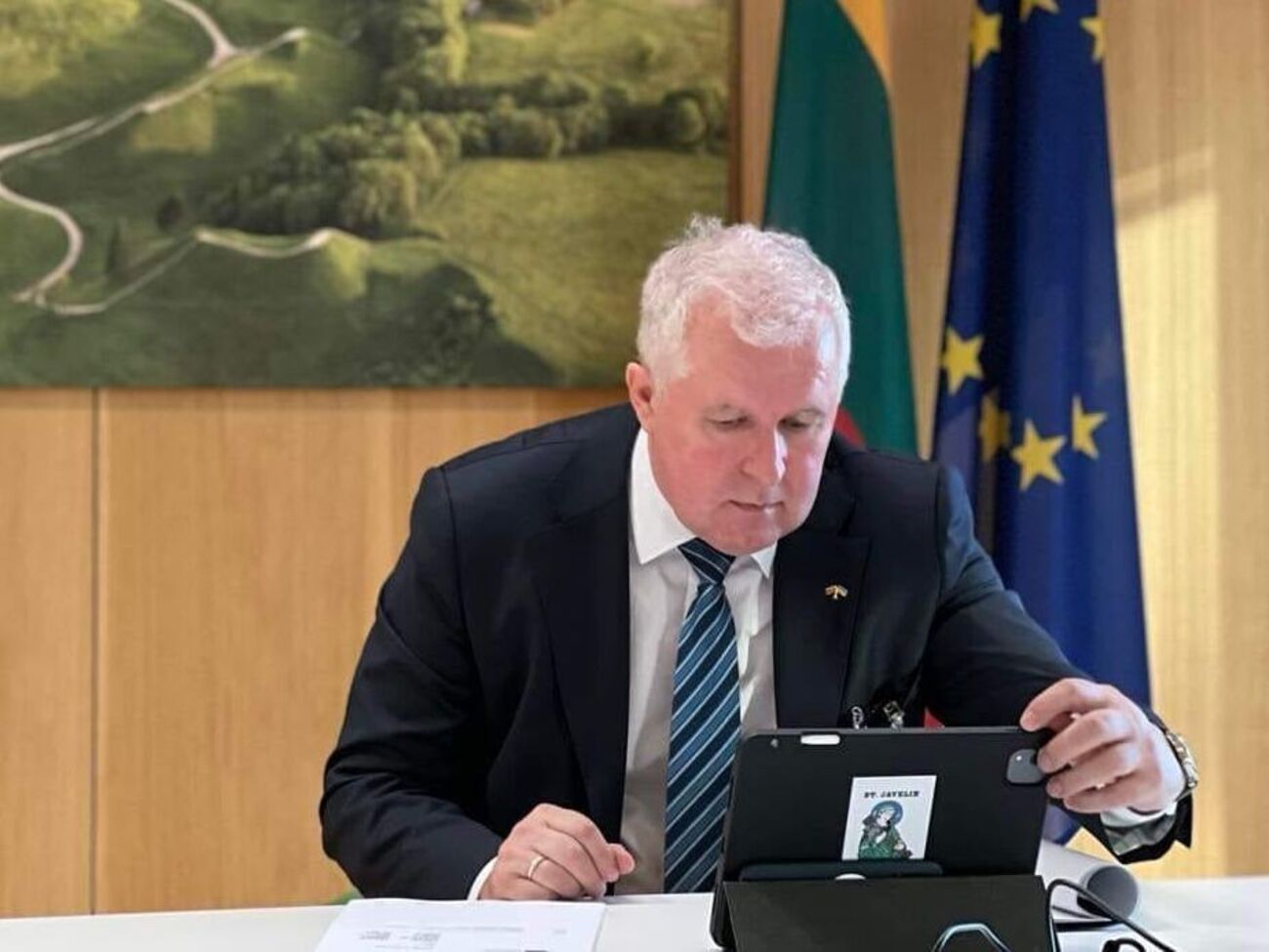 Анушаускас: Я думаю, мы должны уже перейти к другому статусу в плане помощи Украине