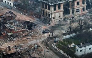 Зрадники-депутати з ОПЗЖ допомогли окупантам швидко паралізувати Маріуполь і створити гуманітарну катастрофу, зазначили у міськраді