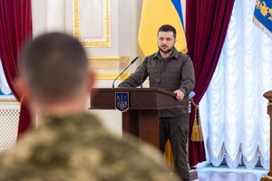 Зеленский сообщил, что награды украинским военным теперь будут вручать в Мариинском дворце, в Белом зале, в котором принимают глав иностранных государств