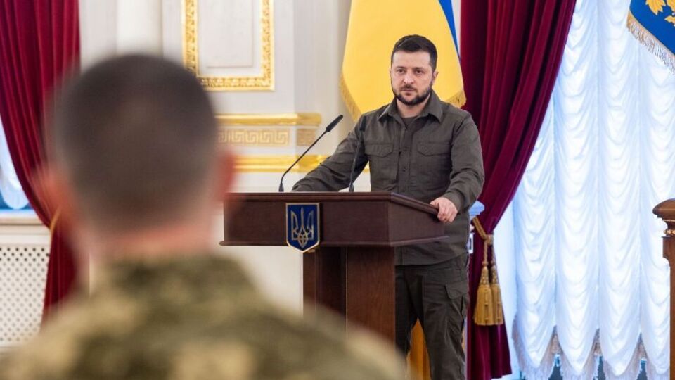 Зеленский сообщил, что награды украинским военным теперь будут вручать в Мариинском дворце, в Белом зале, в котором принимают глав иностранных государств