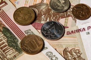 Fitch заявило, что сочтет дефолтом купонные выплаты России по евробондам в рублях