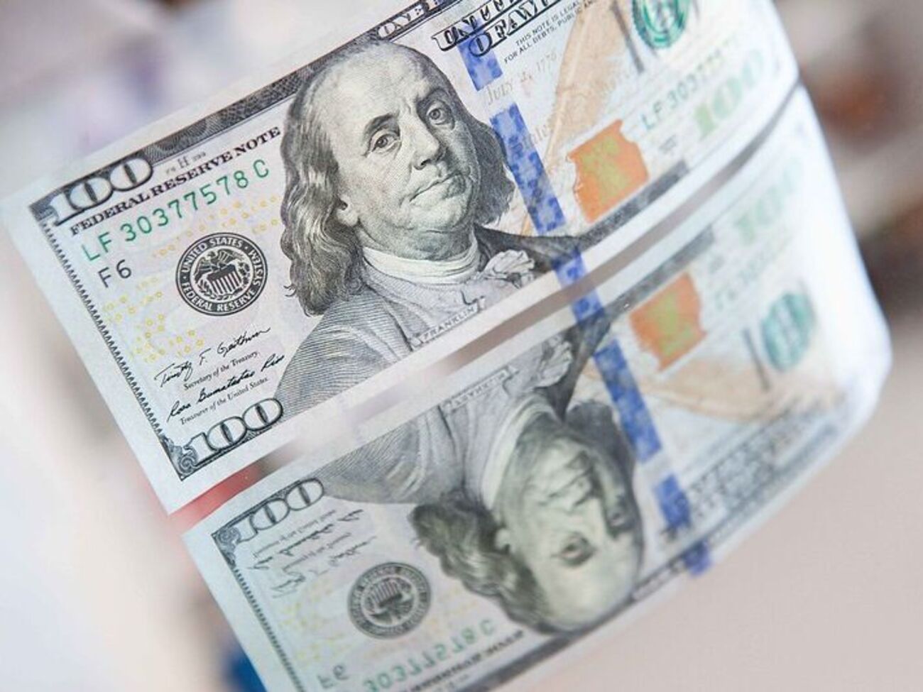 Резерви України у березні зросли