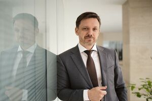 Сейчас Мецгер, возможно, является советником министра инфраструктуры