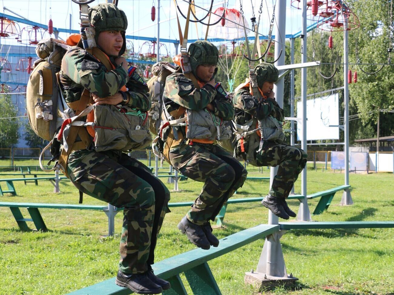 В Пскове с военными-отказниками "работает" руководство минобороны РФ, отметили СМИ