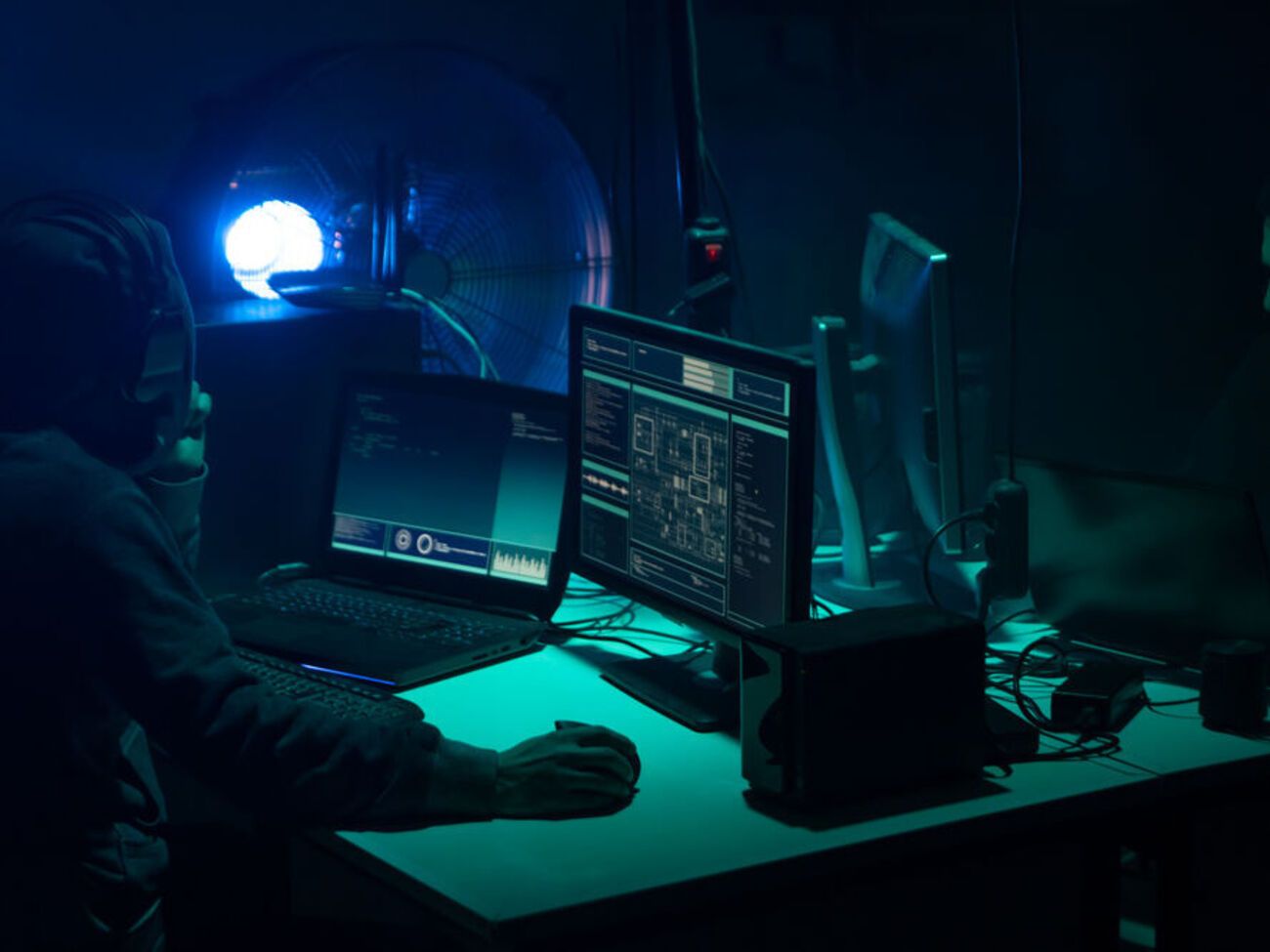 Российские хакеры с начала войны регулярно атакуют госорганы Украины