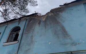 В один из корпусов медучреждения попал снаряд