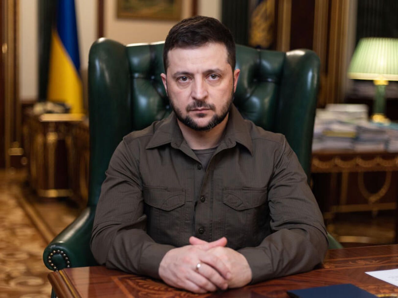Зеленський про окупантів: Щоб виправдати власні вбивства, вони беруть убитих людей як декорації