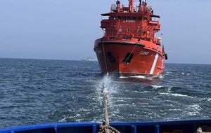 "Сапфир" доставили в порт в Румынии