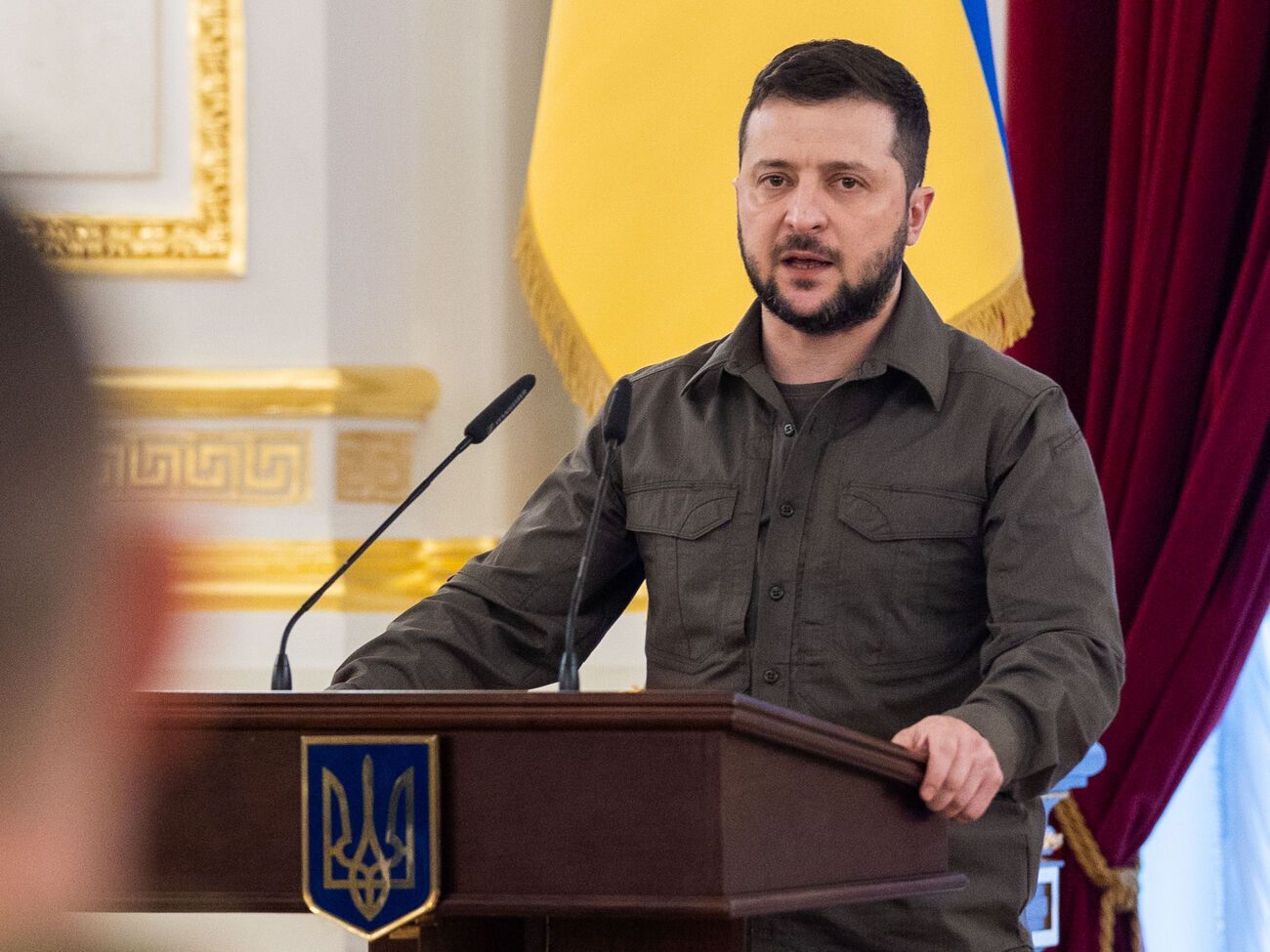 Санкции против РФ должны наращиваться, считает Зеленский