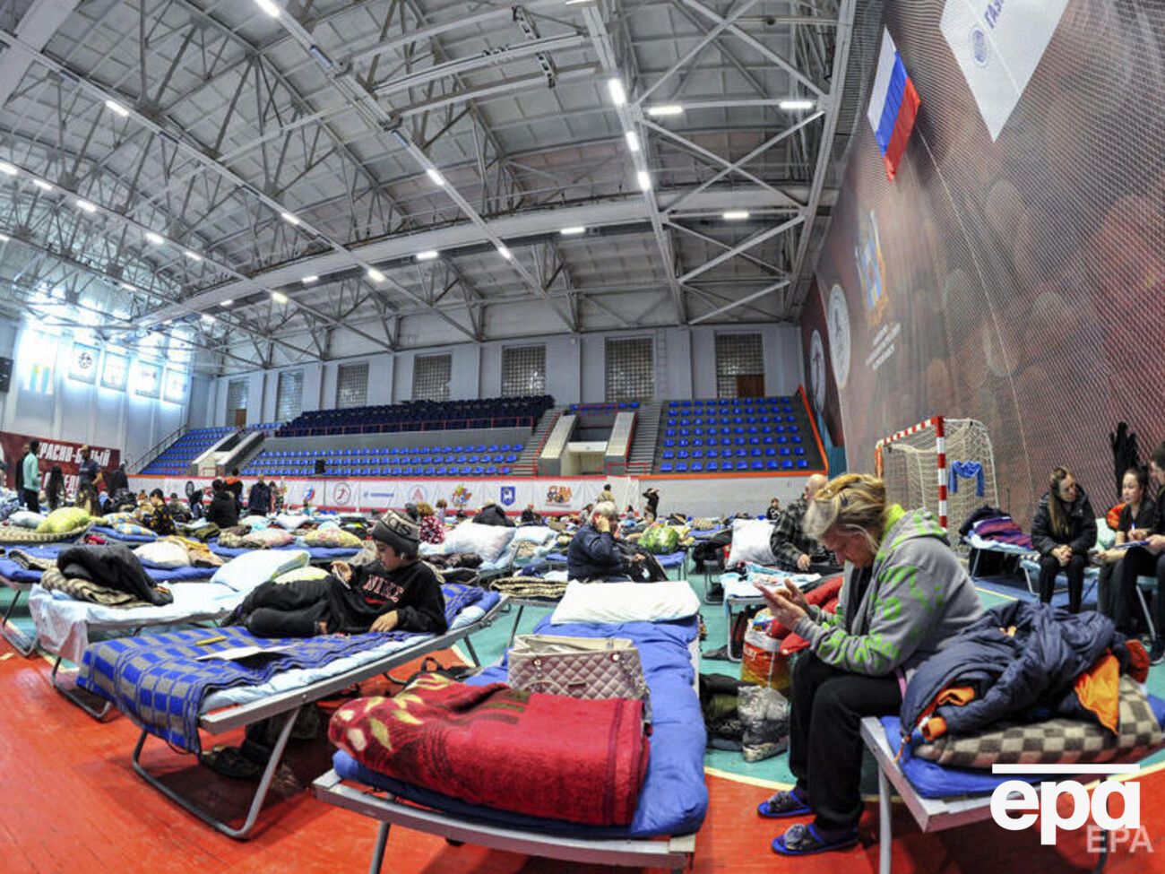 Россиян из Мариуполя завозят в глубинку России, откуда им приходится выбираться самостоятельно