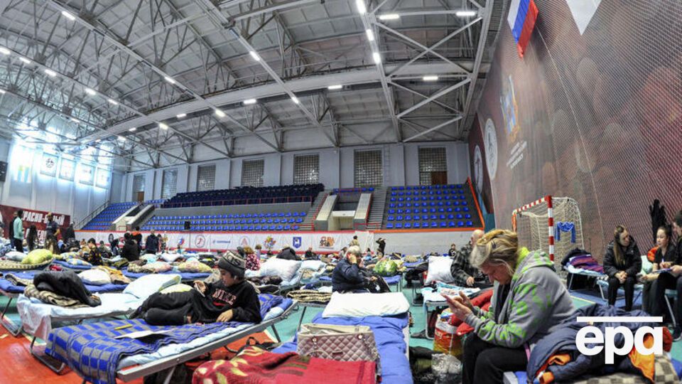 Росіян із Маріуполя завозять у глибинку Росії, звідки їм доводиться вибиратися самостійно