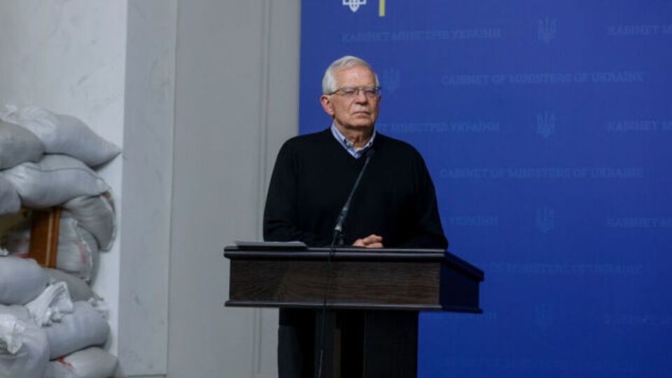 Боррель розповів про "перші кроки" щодо відмови ЄС від нафти й газу з РФ