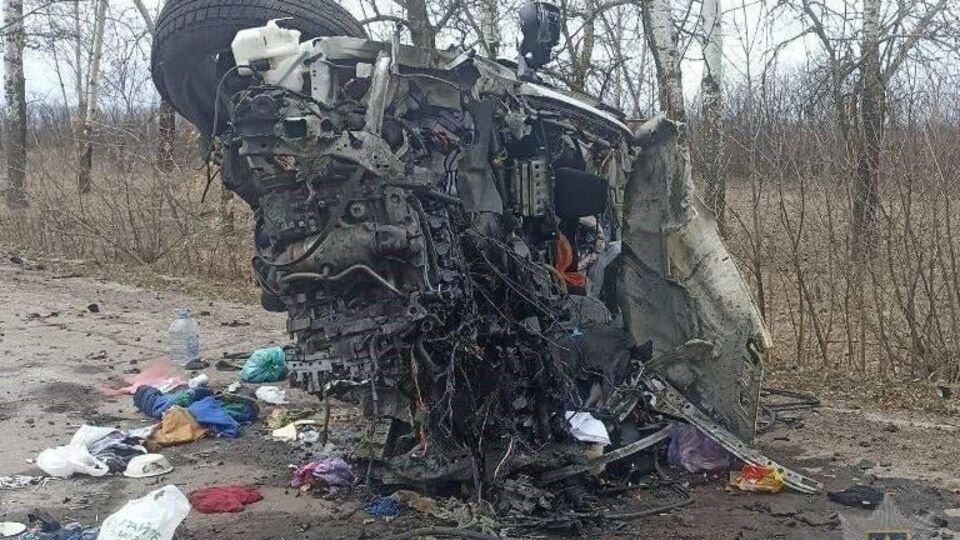 Машину с гражданскими расстреляли из артиллерии