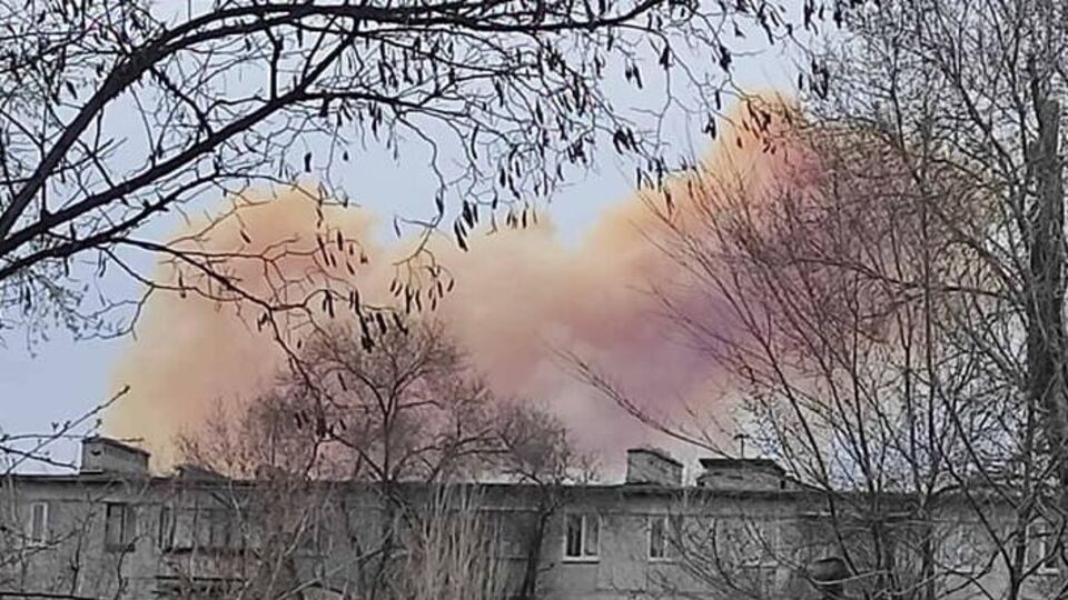 Оккупанты бьют по цистерне с азотной кислотой в Рубежном второй раз за неделю