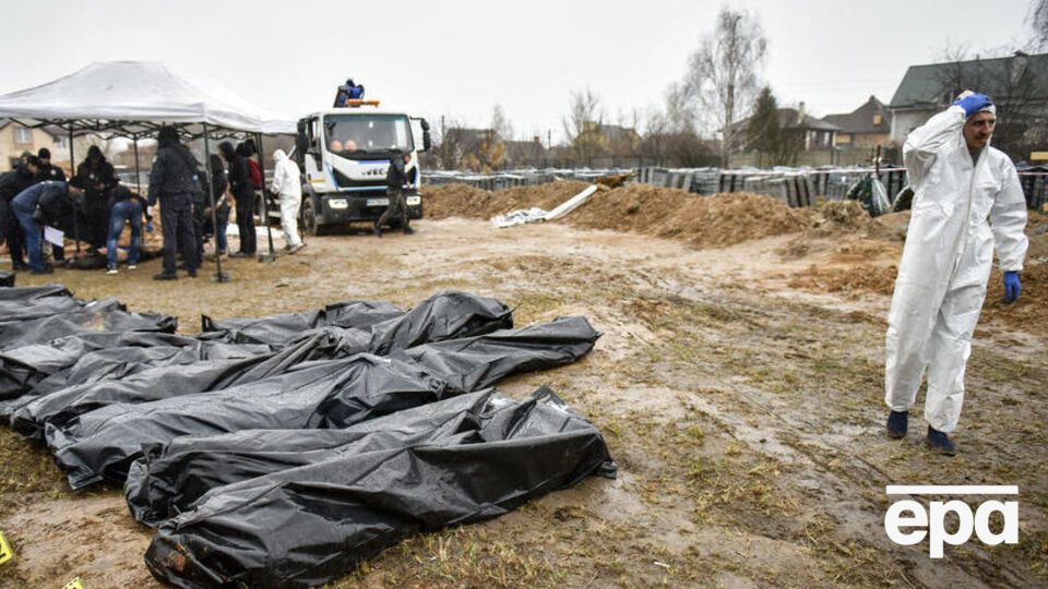 Після звільнення від російських окупантів у Бучі виявили сотні тіл убитих мирних жителів