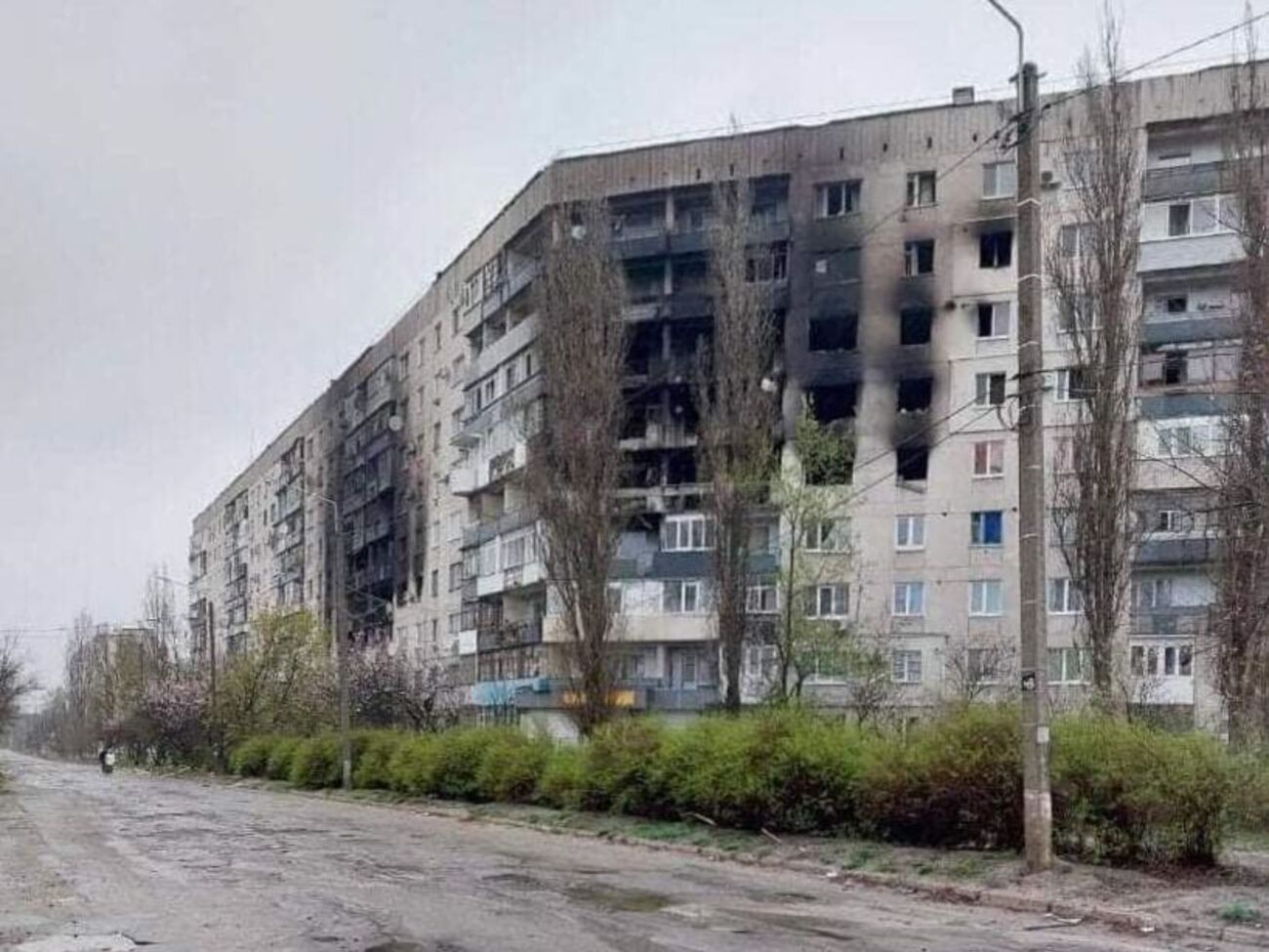 Російські окупанти і далі обстрілюють Луганську область