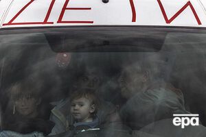 Перша група з приблизно 100 осіб уже їде на підконтрольну Україні територію, повідомив президент