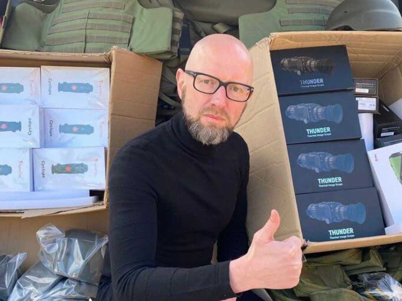 Яценюк: Сила американского оружия в руках украинских защитников приведет к изгнанию оккупанта