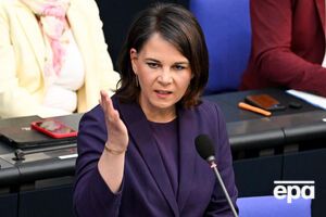 Бербок підкреслила, що Німеччина, "без сумніву, стоятиме на боці України"