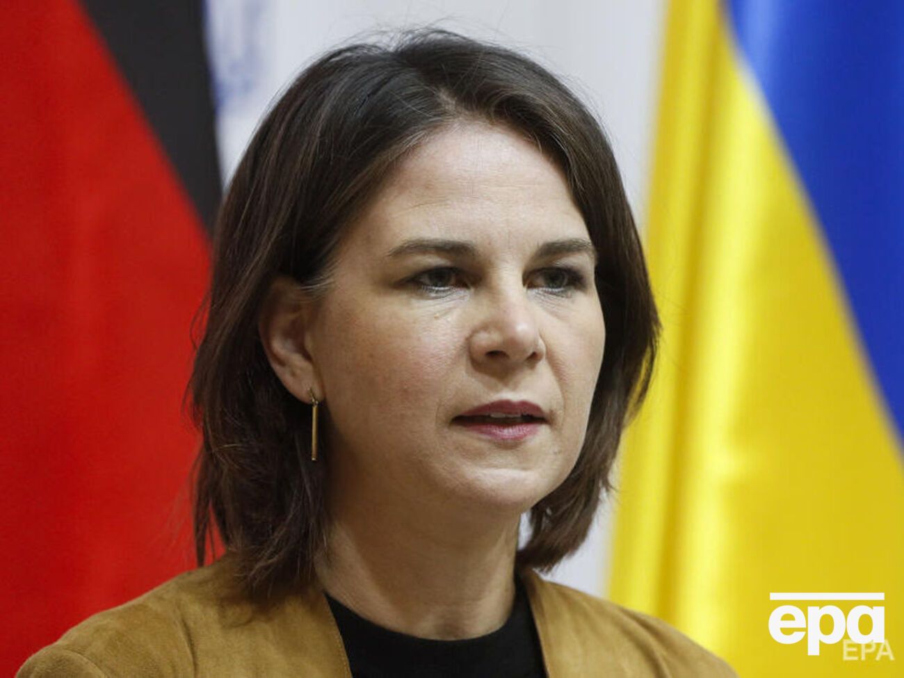 Бербок вважає, що зараз не час для того, щоб "розглядати параграфи"