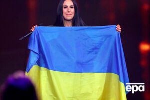 Джамала передасть гроші, отримані від продажу вбрання, на підтримку ЗСУ та українців, які постраждали від російської агресії