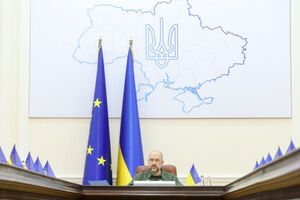 Шмыгаль считает, что "в эти сложные дни любое повышение тарифов точно не актуально"