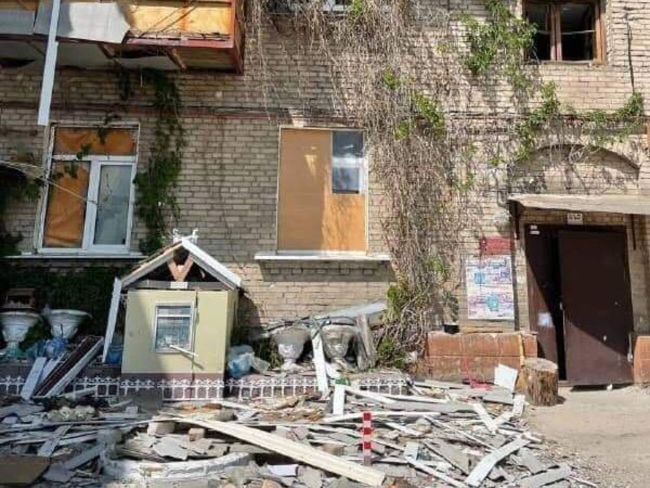 10 травня війська РФ 15 разів відкривали вогонь по житлових кварталах та інфраструктурі Луганської області