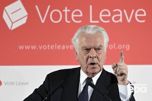 Оуен зазначив, що політику щодо ядерної зброї реалізують після секретних консультацій з урядами союзників по НАТО