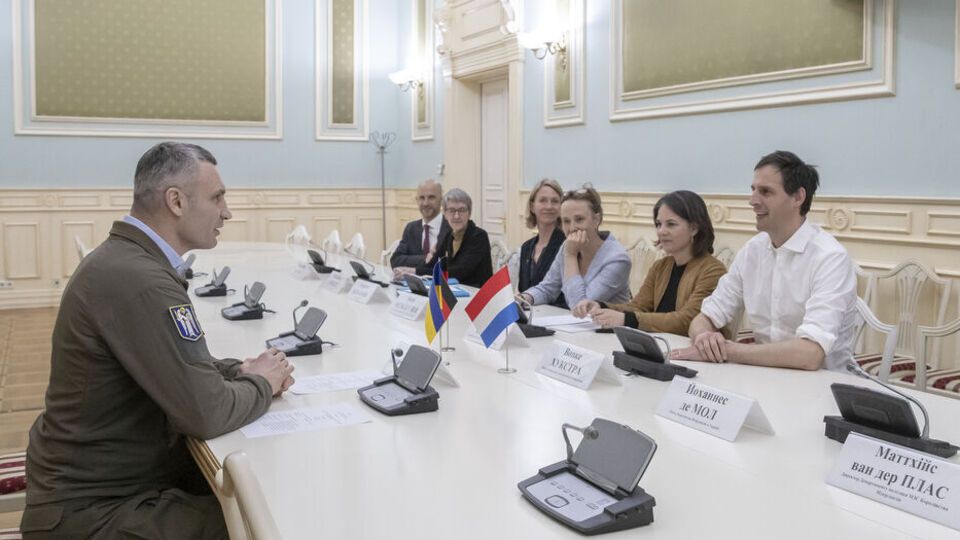 Віталій Кличко зустрівся з міністрами закордонних справ Німеччини та Нідерландів – Анналеною Бербок та Вопке Гукстрою