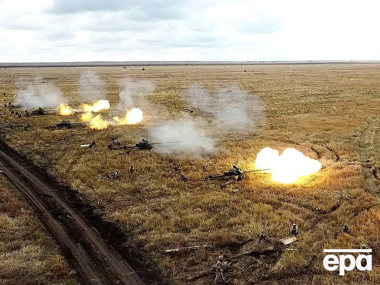 Головні бойові дії тривають на кордоні з Дніпропетровською, а також із Миколаївською областями, зазначив голова Херсонської ОВА