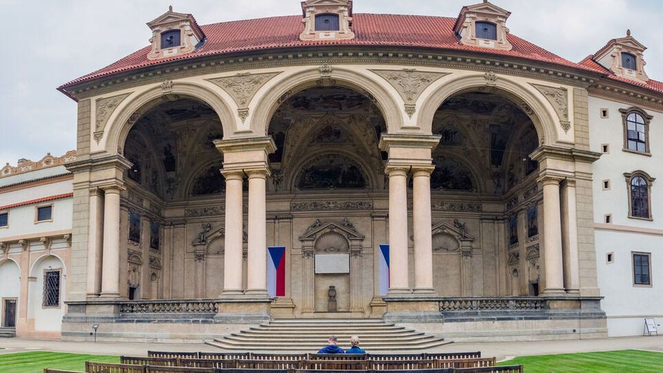 Сенат також підтримав продовження постачання зброї Україні