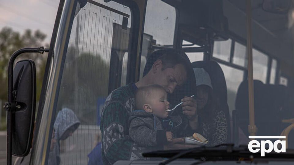 За даними Нацполіції, окупанти здійснили 45 обстрілів колон транспорту із мирними жителями