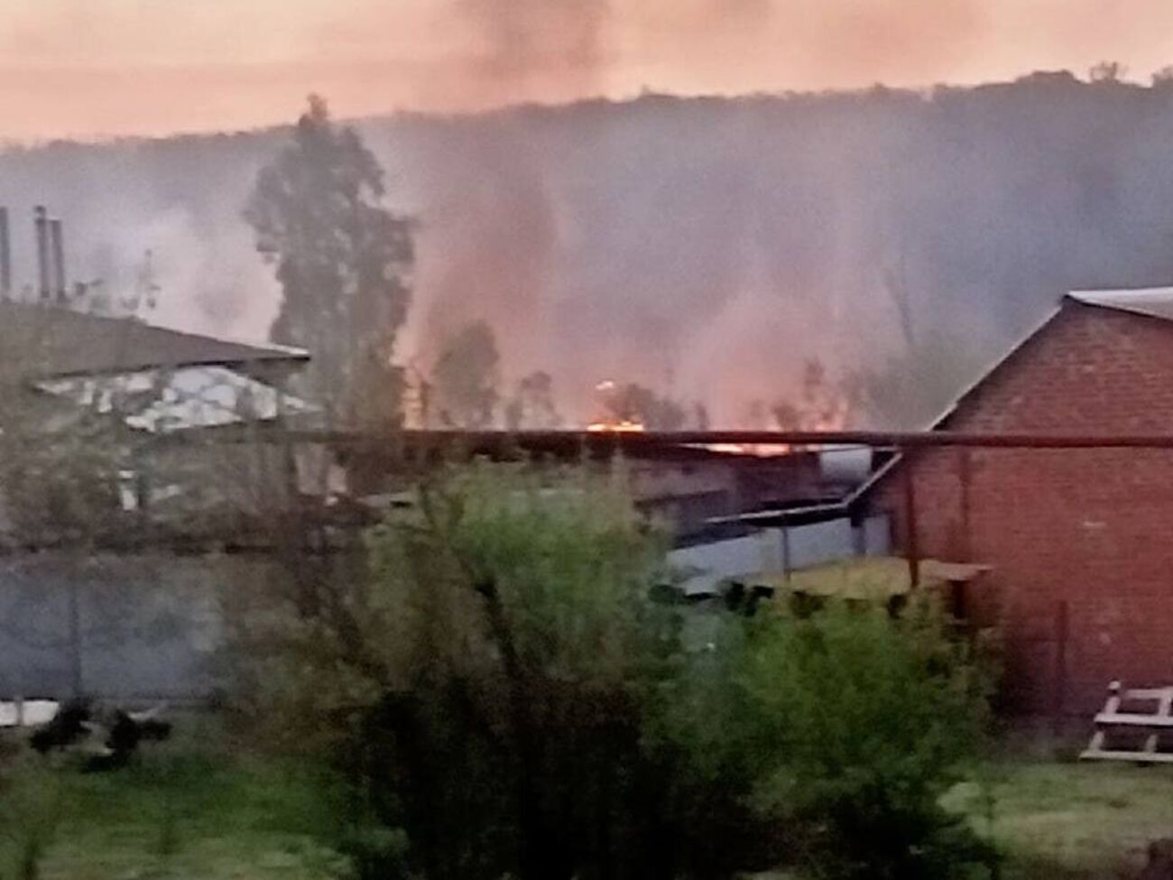 В результате обстрела возникло "задымление", заявил Гладков