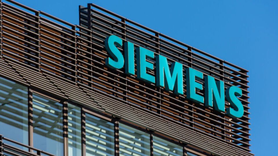 У Siemens зазначили, що міжнародні санкції впливають на їхню комерційну діяльність у Росії