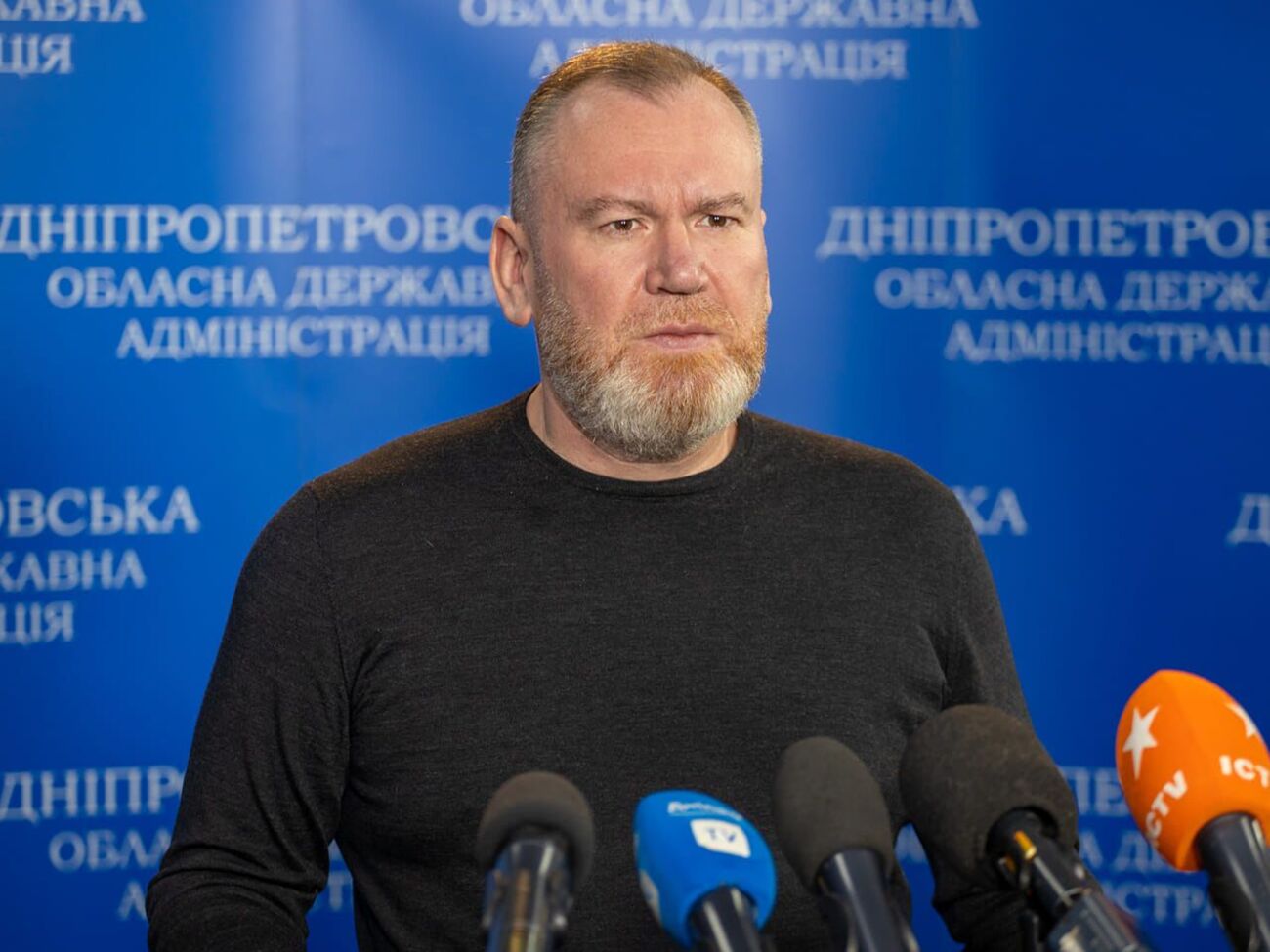 По данным Резниченко, в результате обстрела один человек погиб, один получил ранения