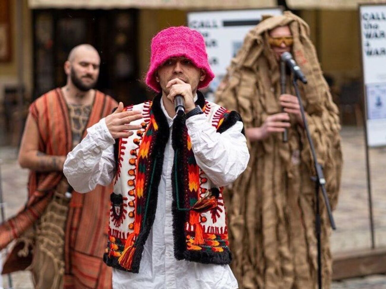 Группа Kalush Orchestra выступила 10 мая в первом полуфинале "Евровидения 2022" и прошла в финал. 14 мая музыканты выйдут на сцену в первой части конкурса