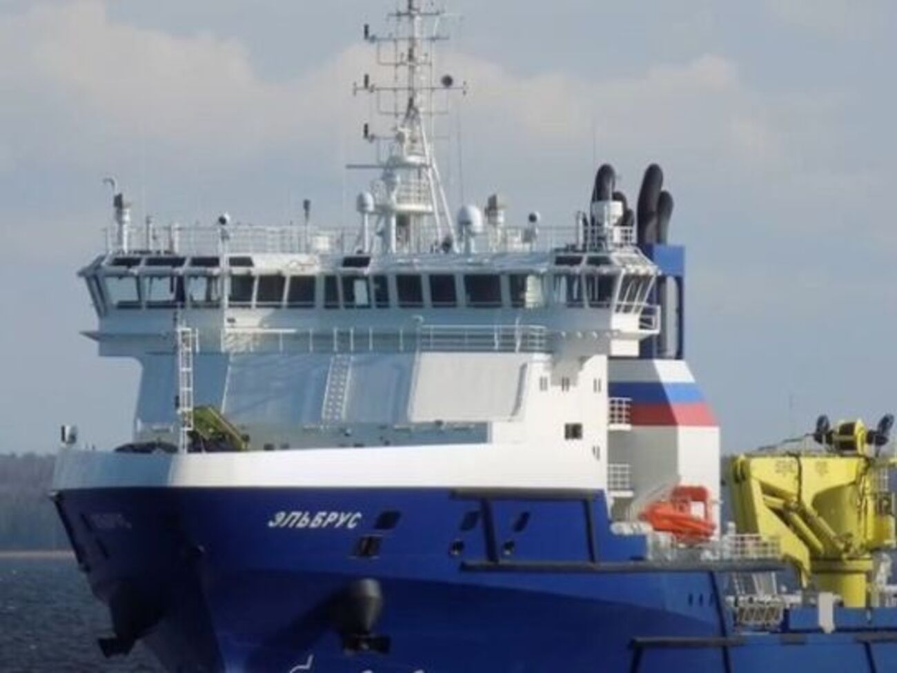 За даними розвідки, агресор міг втратити&nbsp;судно тилового забезпечення проєкту 23120, їх у Росії лише два&nbsp;&ndash; "Всеволод Бобров" та "Ельбрус" (на фото)