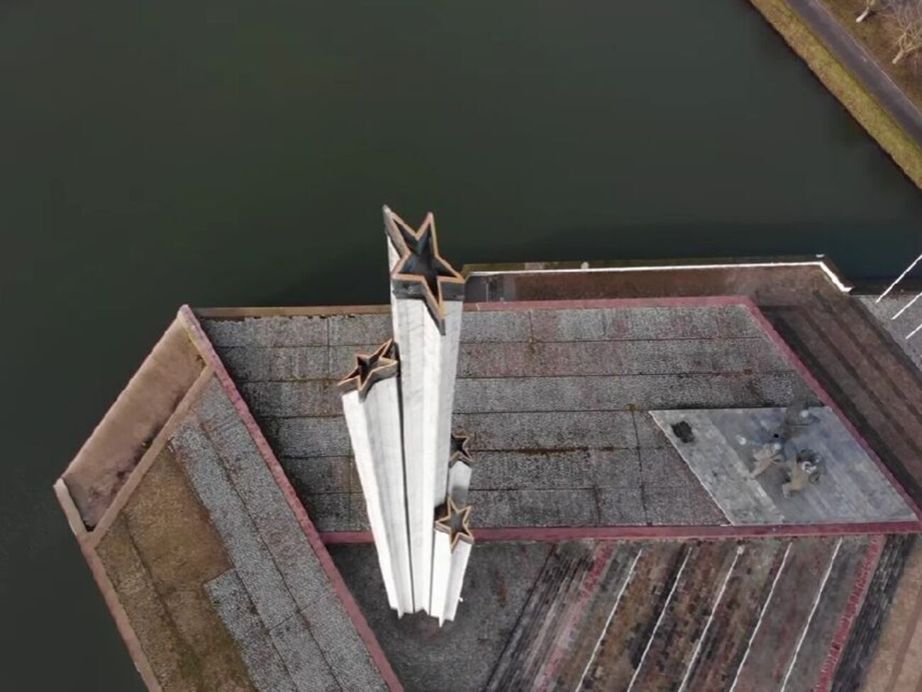 Мемориал был построен в 1985 году