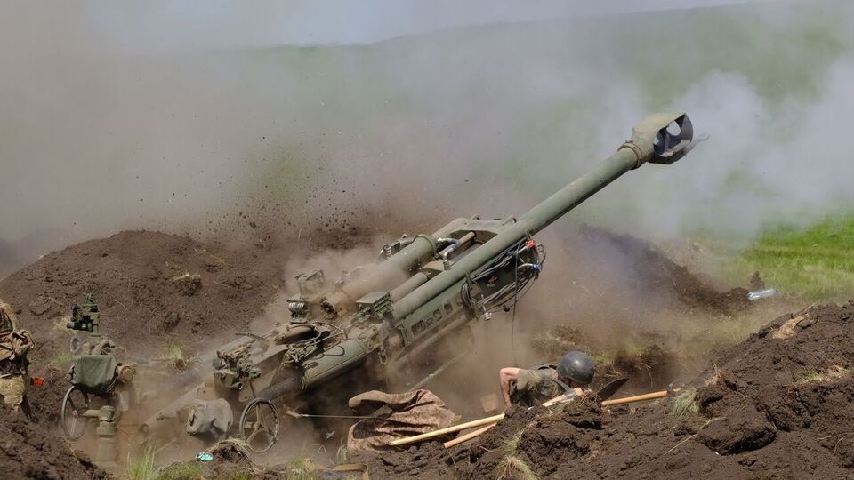 "Высокоточное и очень эффективное оружие". Залужный показал американские гаубицы М777 в работе. Фоторепортаж