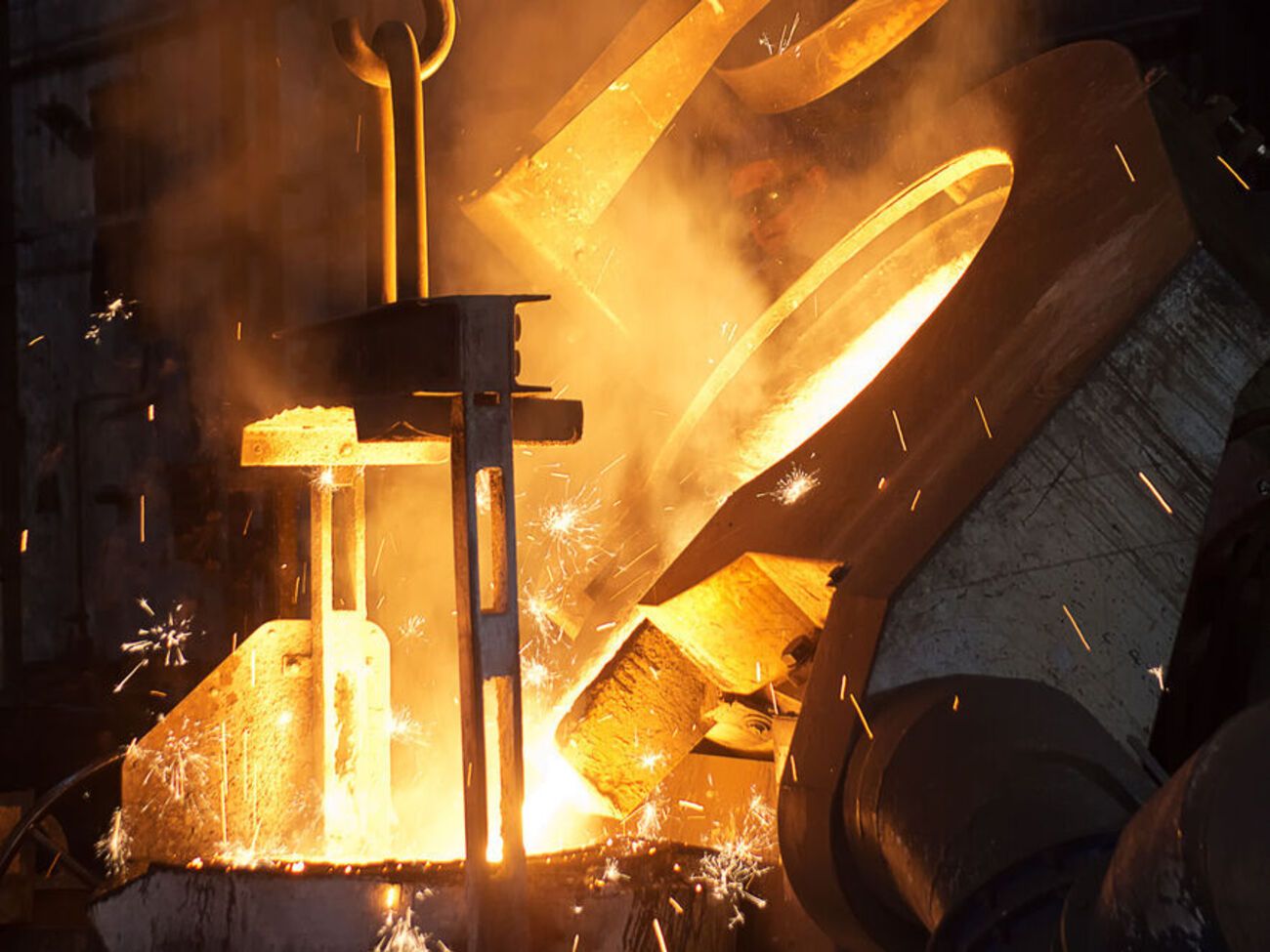 Многие предприятия параллельно запускают производство, отмечает GMK Center