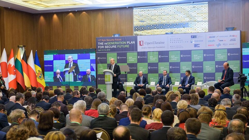 Учасники дискусії обговорять війну