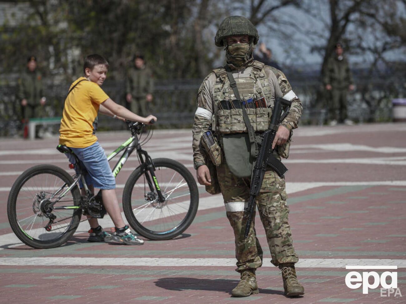 Окупанти залякують місцеве населення на тимчасово захоплених територіях України, зазначили в ГУР