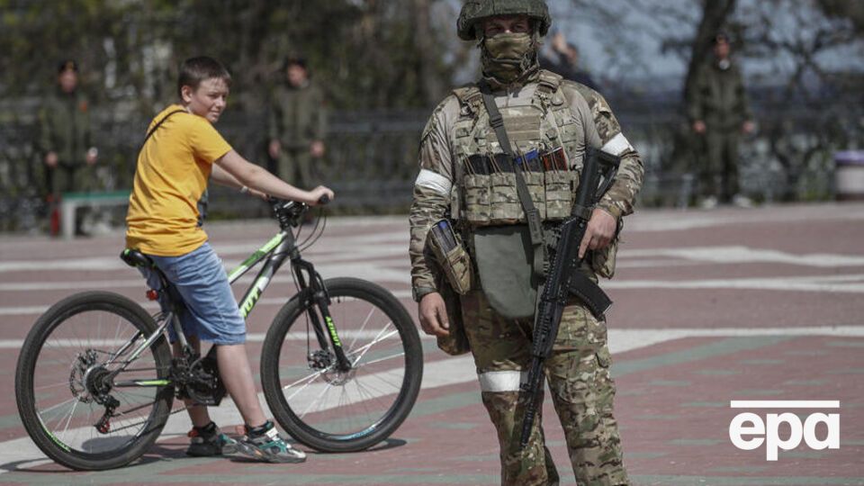 Окупанти залякують місцеве населення на тимчасово захоплених територіях України, зазначили в ГУР