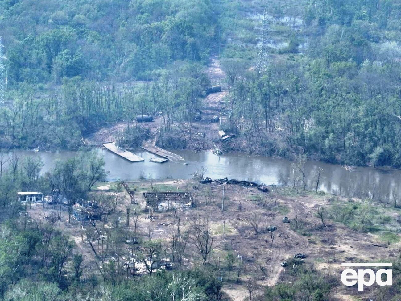 Гайдай зазначив, що українська артилерія й надалі працює по противнику в районі річки