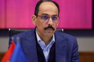 Чтобы сложились условия переговоров, "все стороны, включая Европу и США, должны иметь конструктивный настрой", сказал Ибрагим Калын