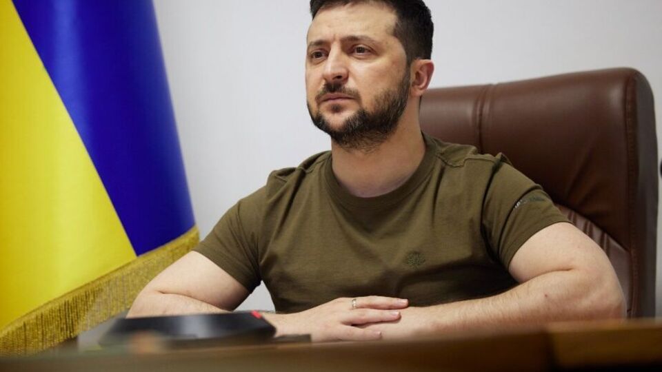 Зеленський: Навіть у найтемніших обставинах знаходяться люди, які несуть світло